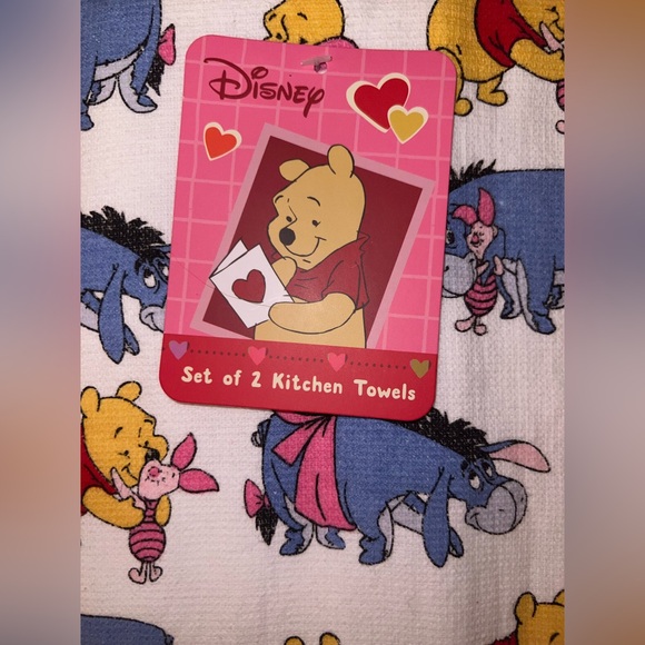 Disney Winnie the Pooh & Friends Valentine’s Kitchen Towels Set of 2 NWT - Picture 2 of 5